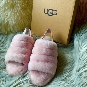 [ SOLD ] Pink fluffy Ugg slippers